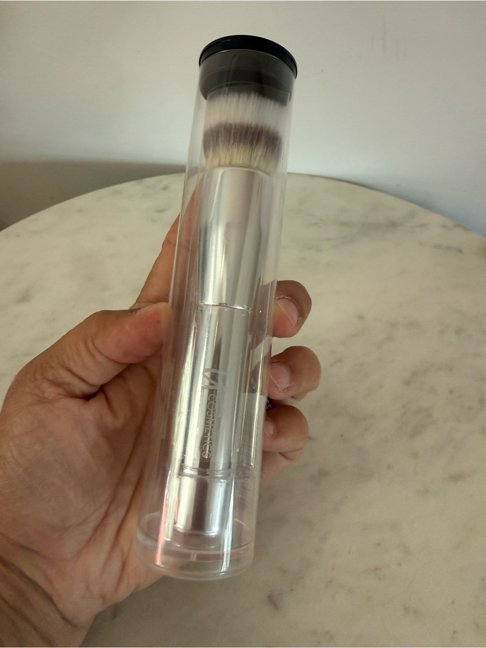 IT COSMETICS ~FLAT TOP BUFFING FOUNDATION BRUSH ~ Brand New